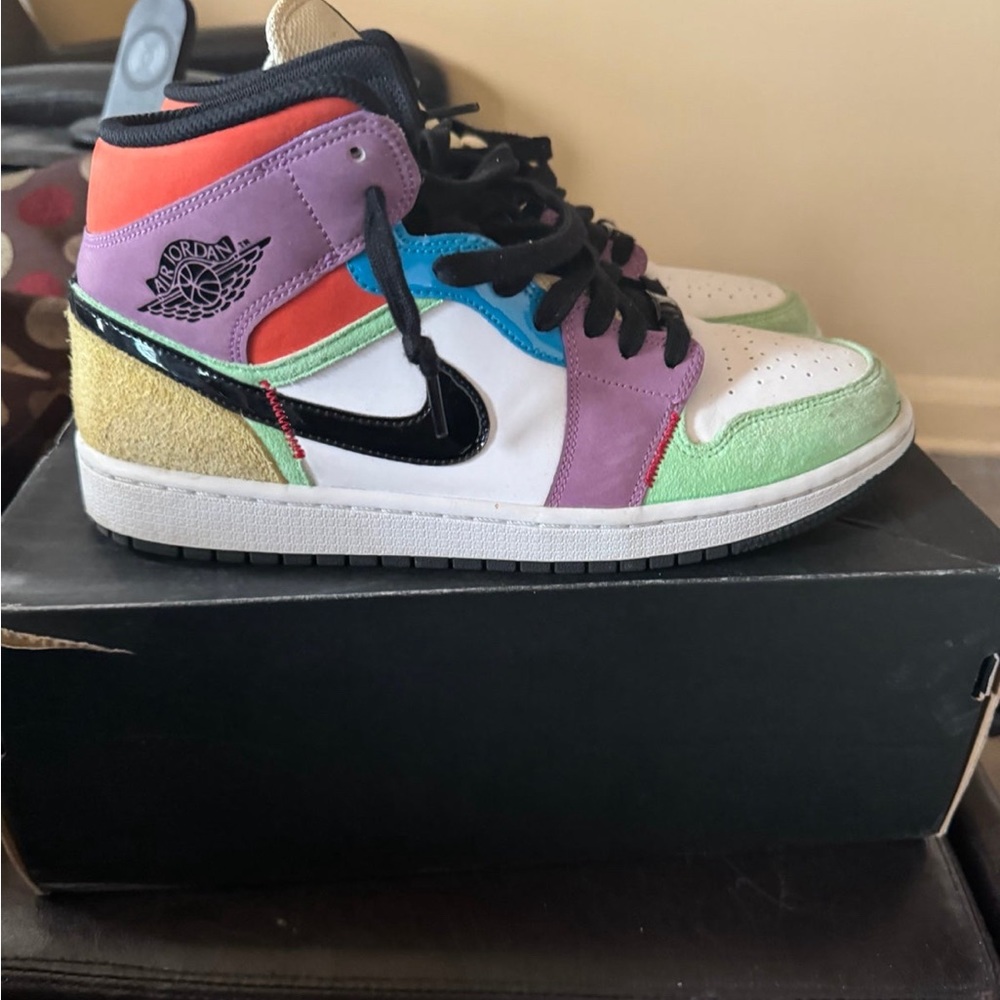 Jordan retro 1 “Lightbulb” women’s size 11.5/men’s size 9